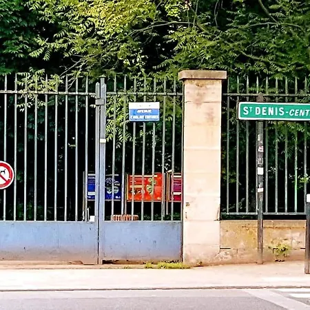 La Détente Porte De Paris Stade De France Saint-Denis (Seine-Saint-Denis)